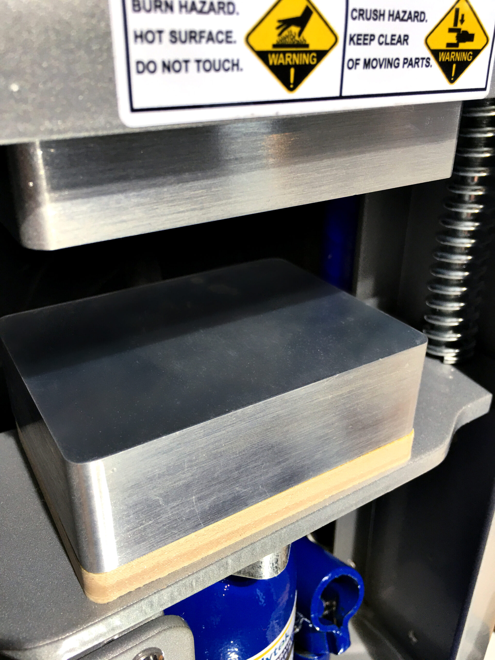 Dulytek_Rosin_Press_10-7-2023_04-scaled-1.jpg